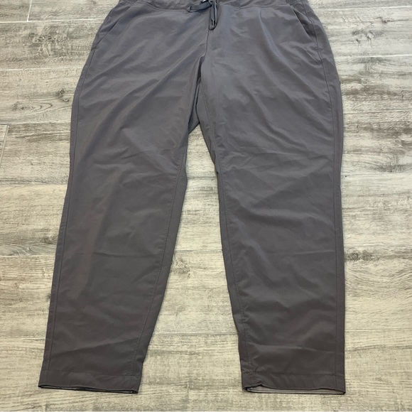 ATHLETA Midtown Ankle Pants Women’s Plum Purple Size 14 Style 297748-10 - Picture 3 of 8